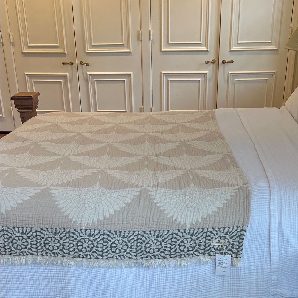 Modern Birds in Flight Crane Tan Cream Woven Organic Cotton Throw Size 55 x 75